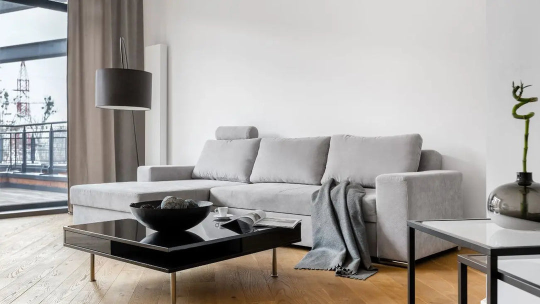 Choisir le bon plaid pour un canapé gris