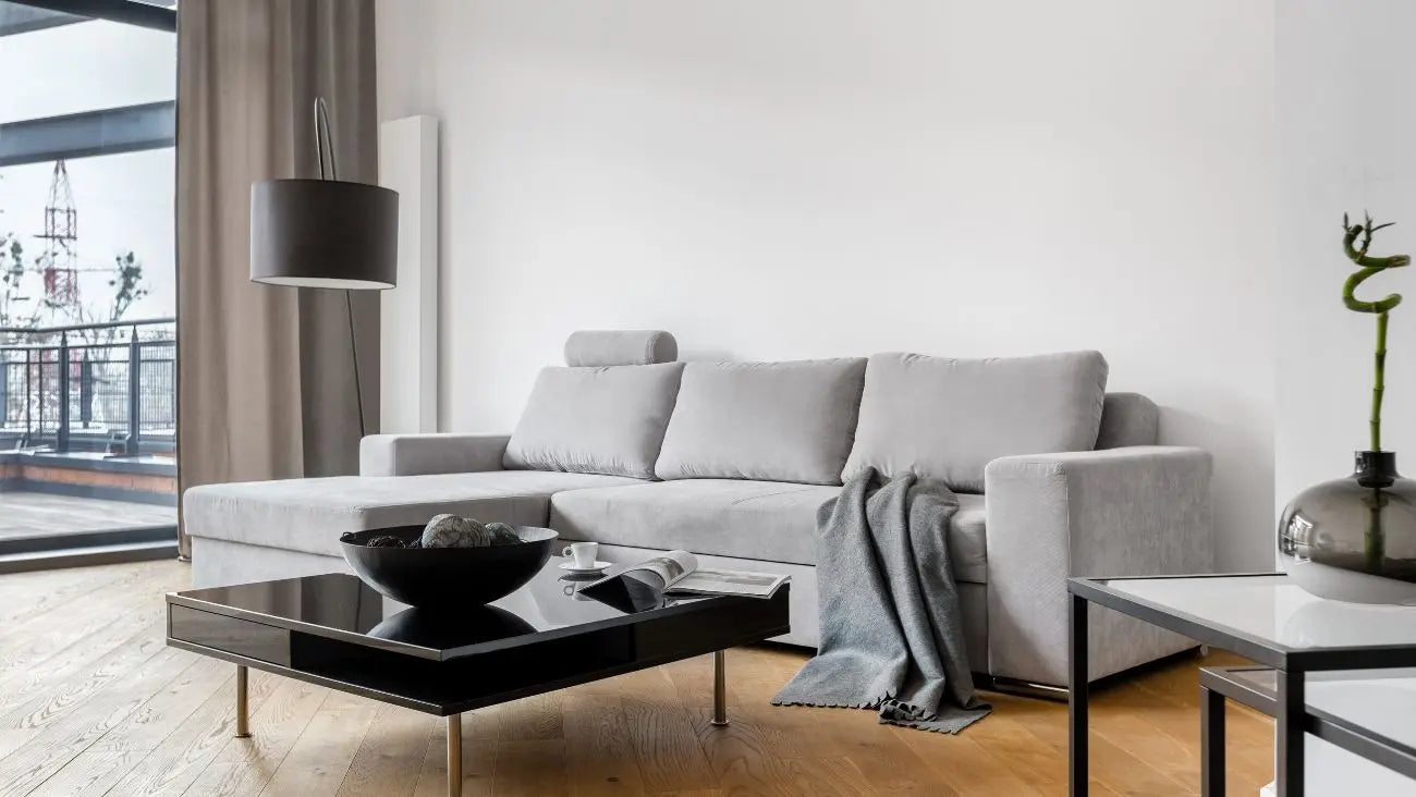 Choisir le bon plaid pour un canapé gris
