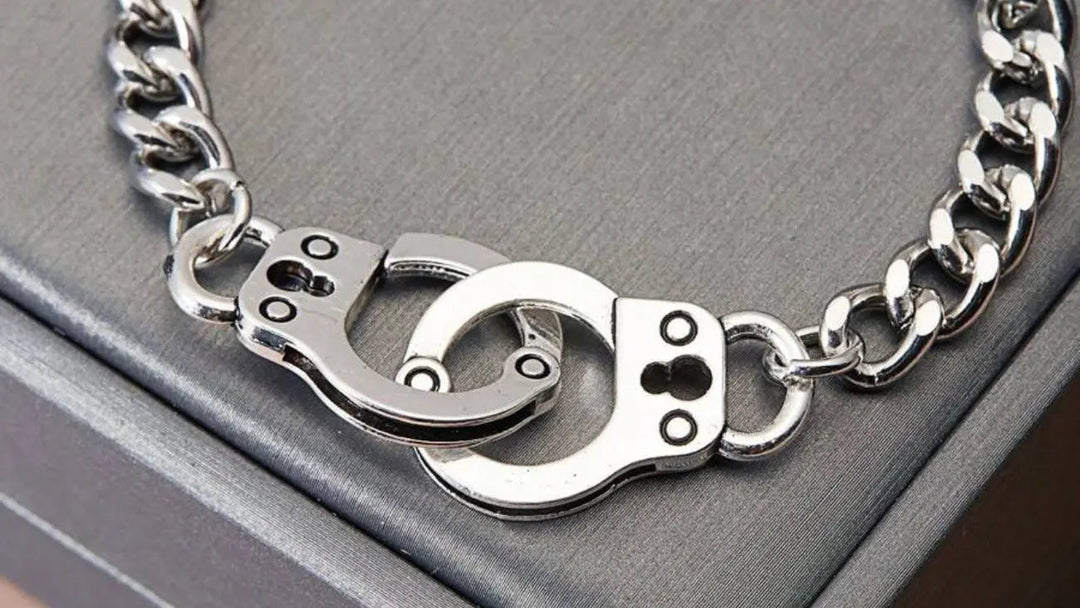 Bracelet menotté signification