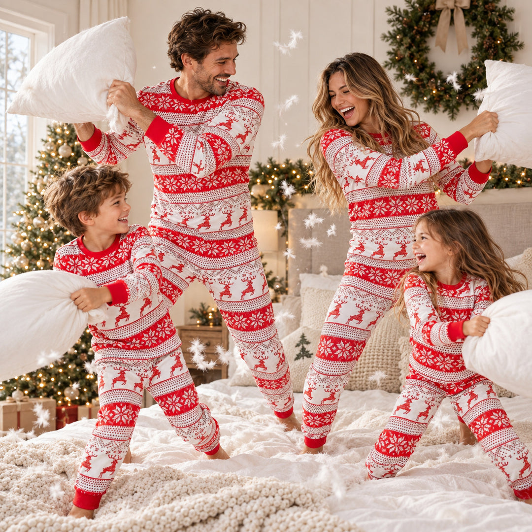 Ensemble Pyjama Noel - moment de jeu en famille