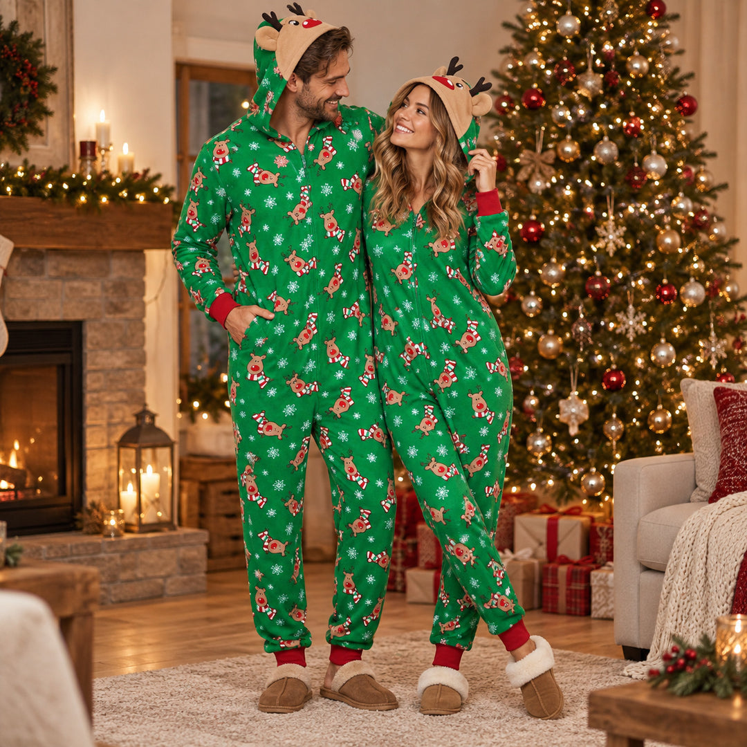 Couple en pyjamas combinaisons de Noël verts assortis