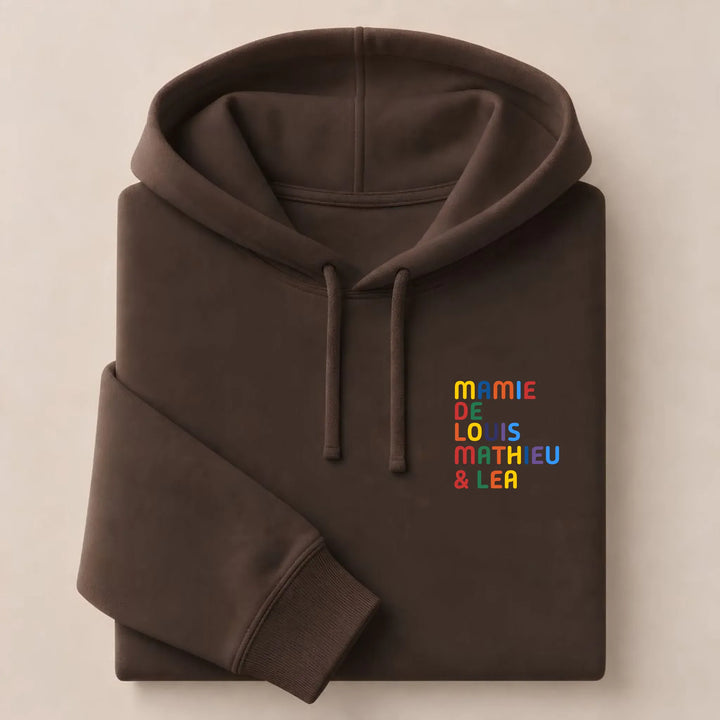 T-Shirt personnalisé Mamie - Prénoms multicolore brodé Sweat à capuche / Marron / S