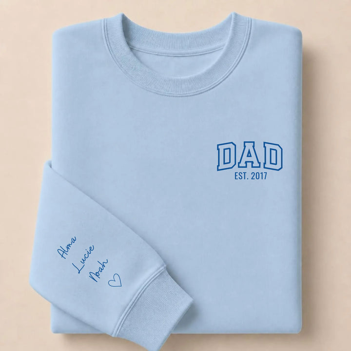 T-shirt brodé personnalisé - DAD Est Sweatshirt / Bleu Clair / S
