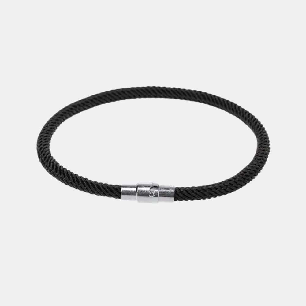 Bracelet En Commun Avec Son Copain Noir