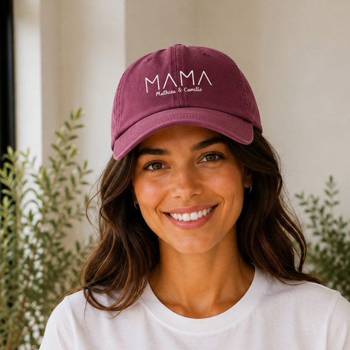 Casquette MAMA Mathieu et Camille rouge portée rapprochée