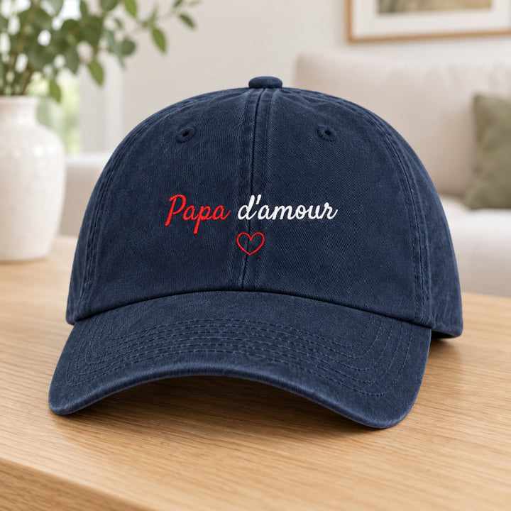 Casquette personnalisée Papa d’amour marine non portée avec broderie