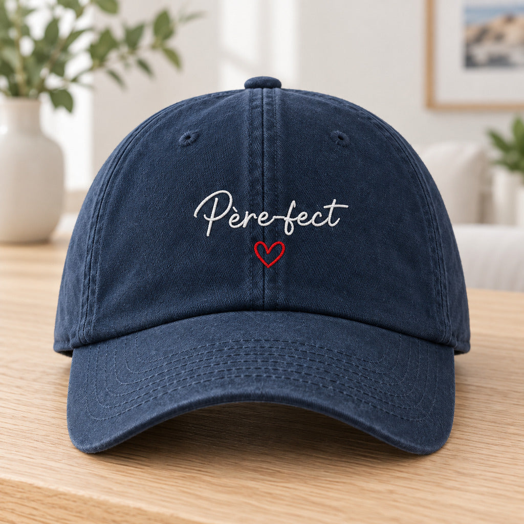 Casquette personnalisée Père-fect marine non portée avec broderie
