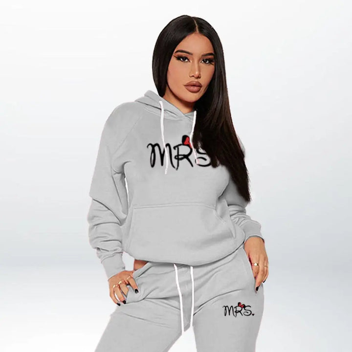 Ensemble Jogging Couple
