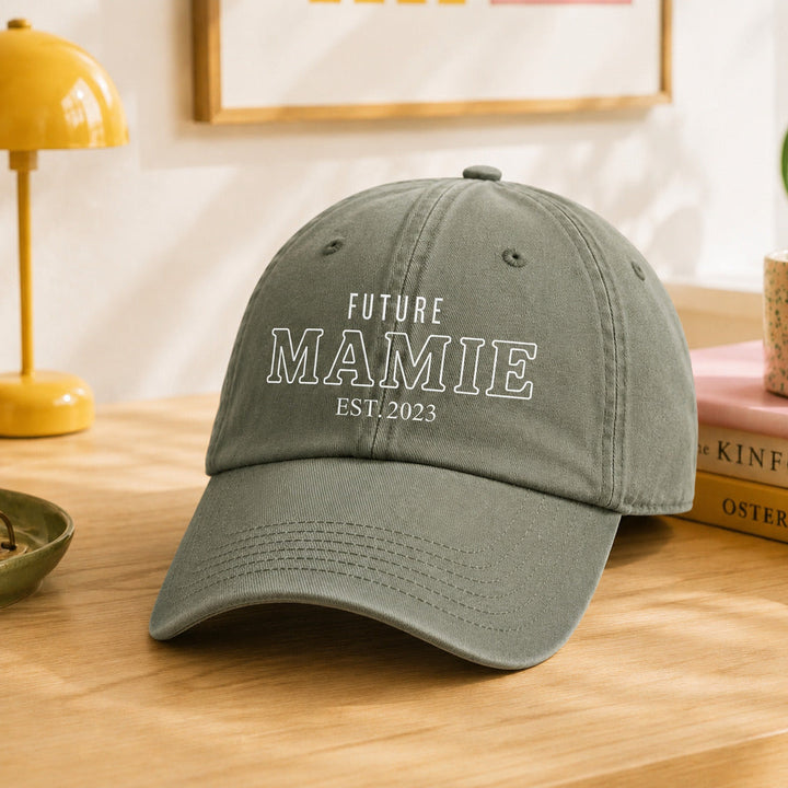 Casquette Future Mamie vert olive – détail broderie
