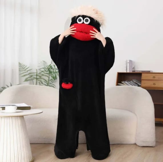 Partner-Pyjama als farbiger Figuren-Einteiler
