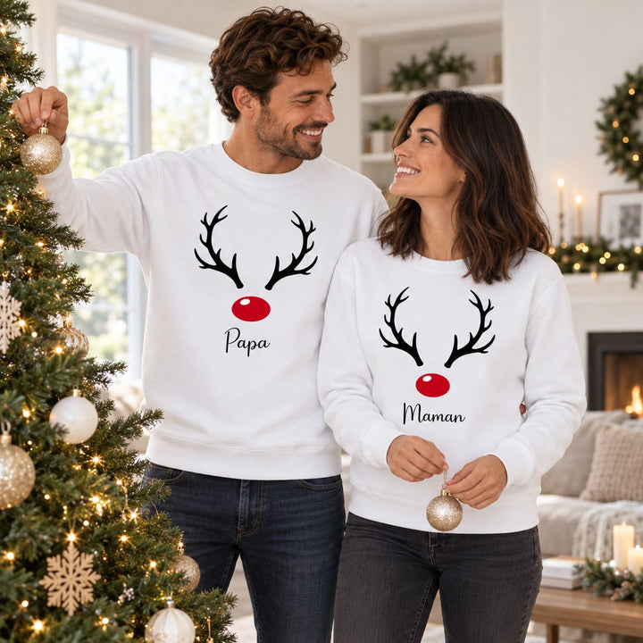 Personalisierter Familien-Weihnachtspullover mit Geweih und roter Nase