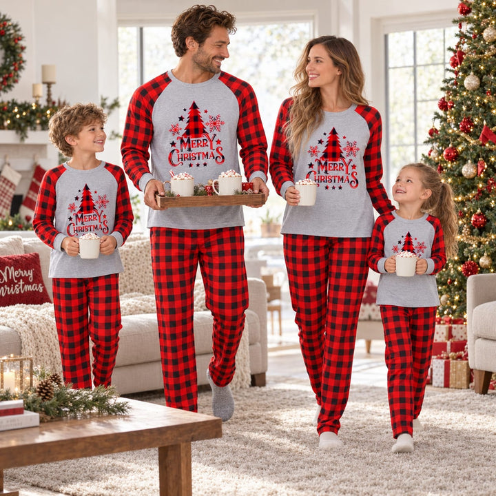 Karierter Weihnachtspyjama für die Familie