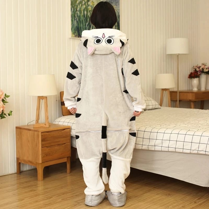Partner-Onesie im grauen Katzen-Look