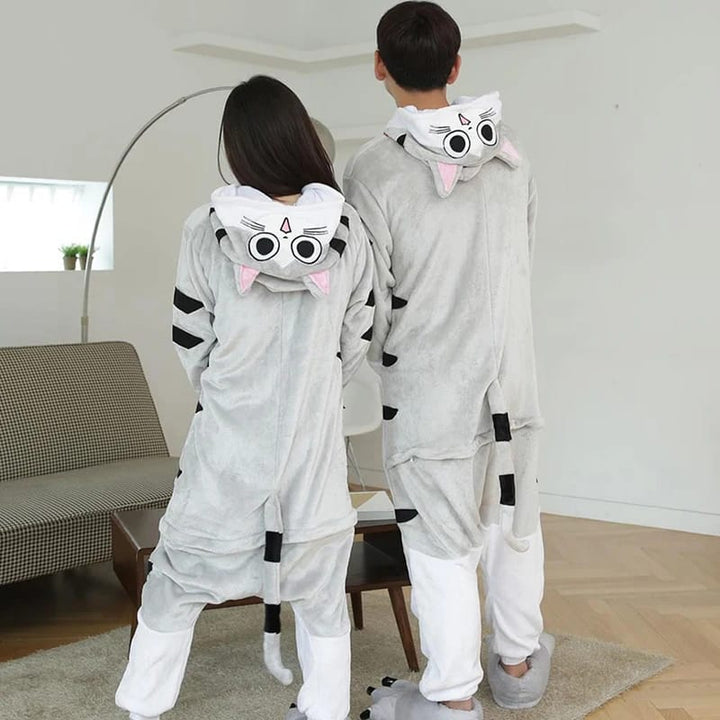 Partner-Onesie im grauen Katzen-Look
