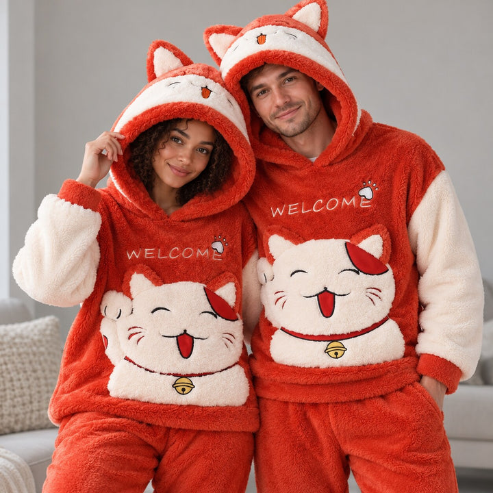 Pyjama couple original rouge à motif chat, couple en plan rapproché taille