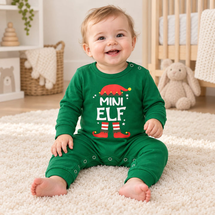 Weihnachtspyjama für große Familien im Elf-Look