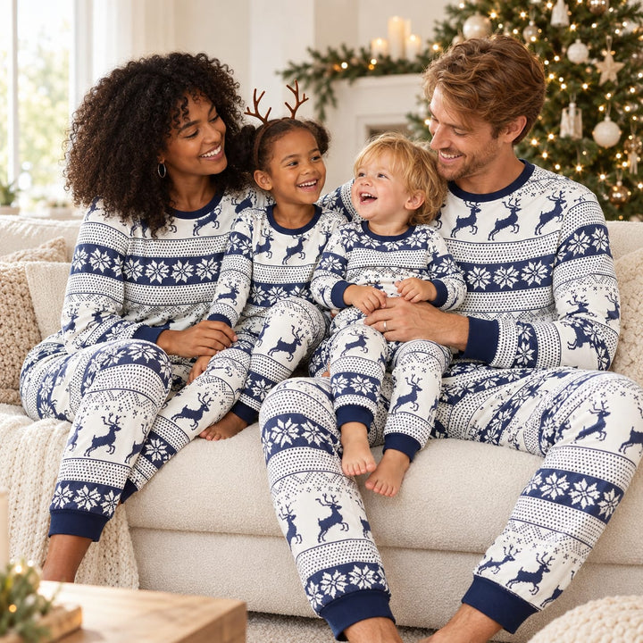 Weihnachtspyjama für Mann und Frau mit Rentieren