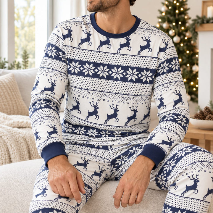 Weihnachtspyjama für Mann und Frau mit Rentieren