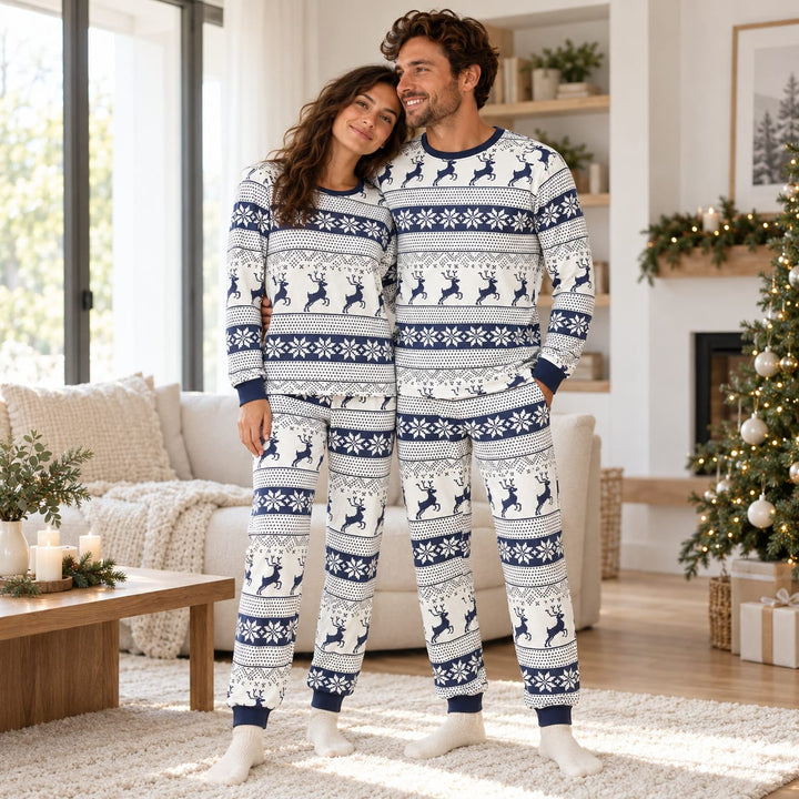 Weihnachtspyjama für Mann und Frau mit Rentieren