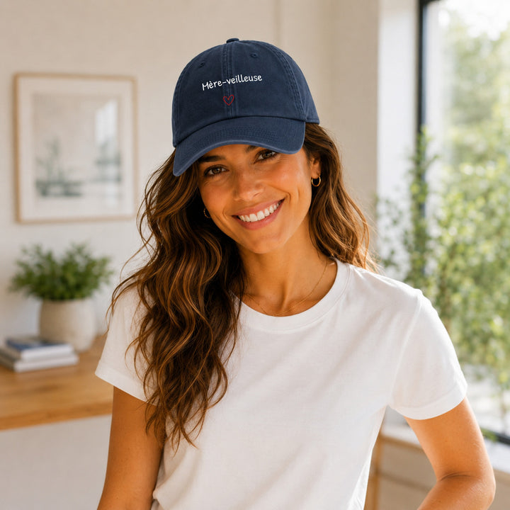 Casquette Mère-veilleuse marine portée