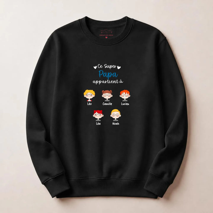 Sweat à capuche personnalisé papa - Ce super papa appartient à Sweatshirt / Noir / S