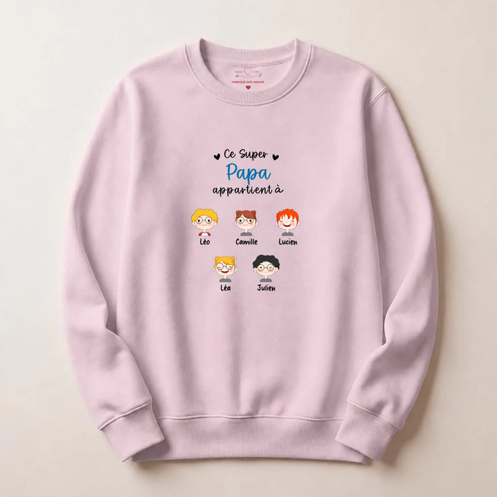 Sweat à capuche personnalisé papa - Ce super papa appartient à Sweatshirt / Rose clair / S