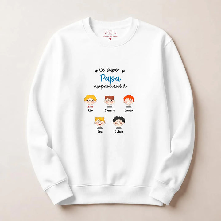 Sweat à capuche personnalisé papa - Ce super papa appartient à Sweatshirt / Blanc / S