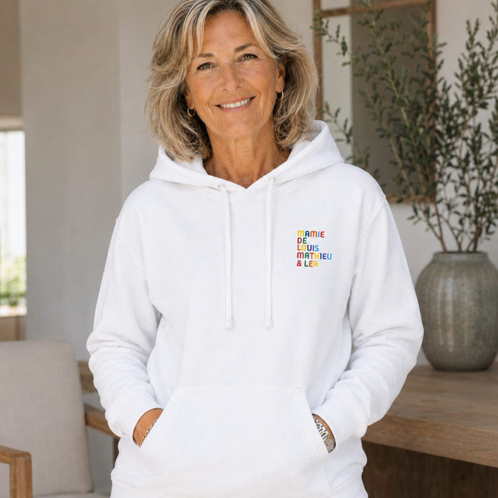 Sweat personnalisé Mamie - Prénoms multicolore brodé