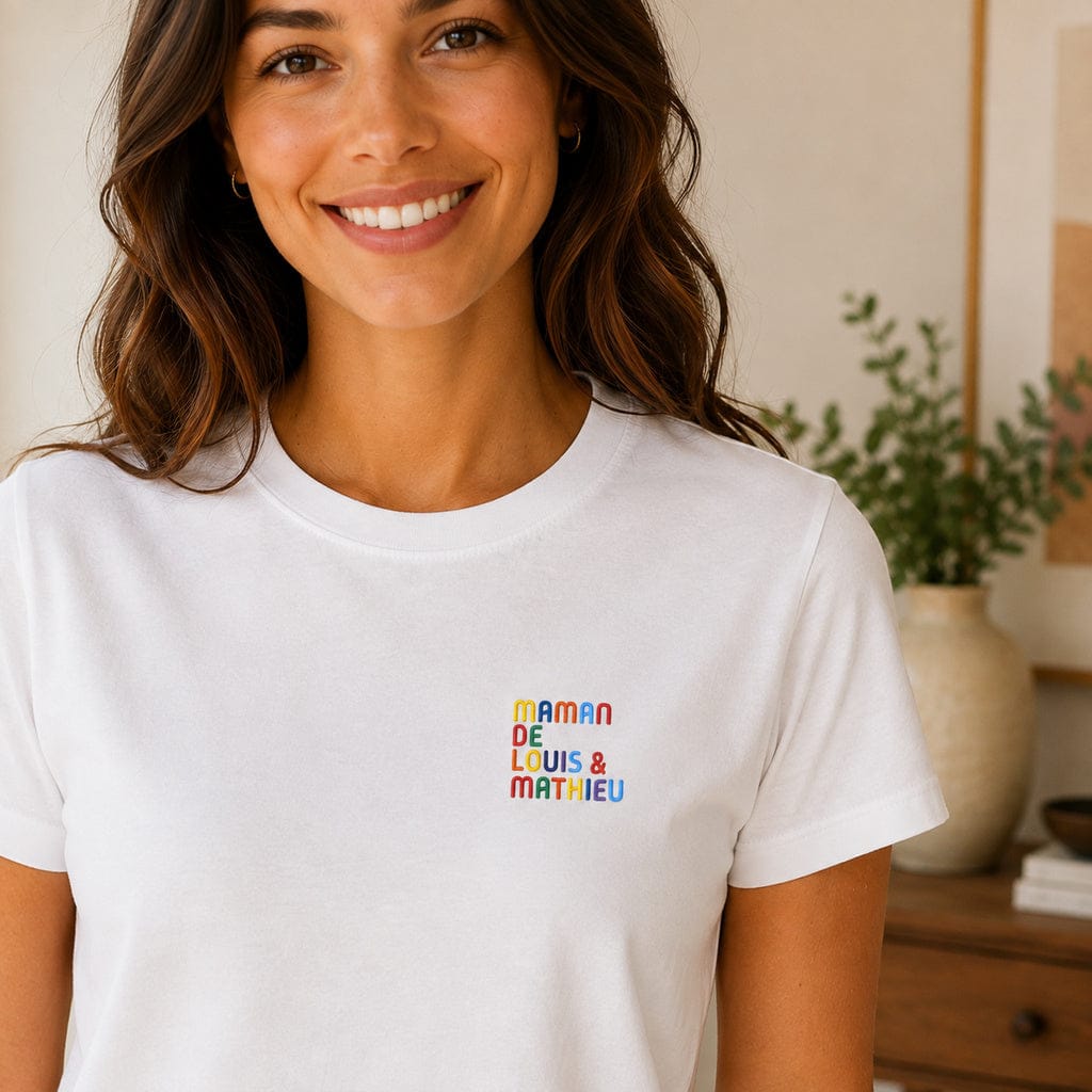 T-Shirt personnalisé Maman - Prénoms multicolore brodé