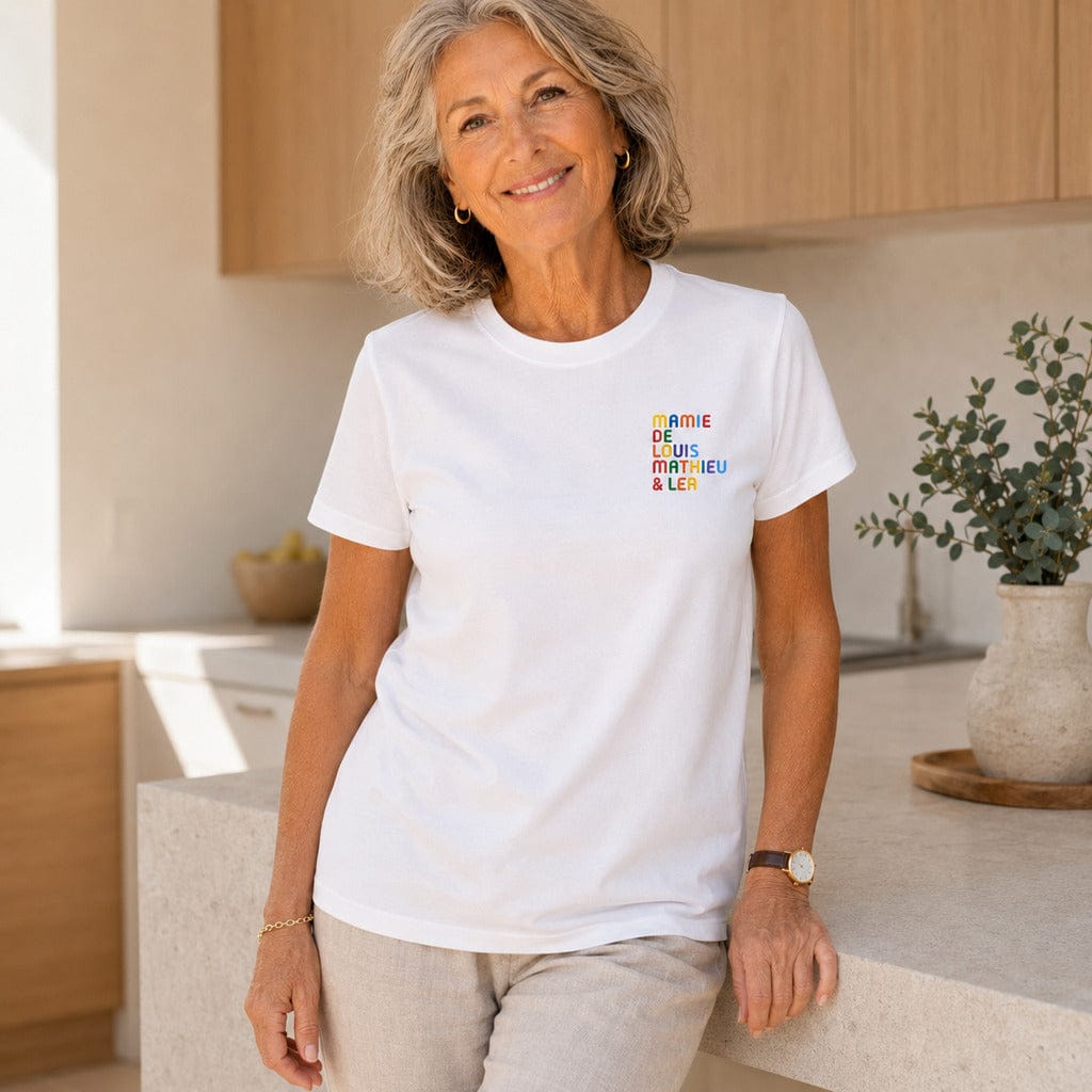 T-Shirt personnalisé Mamie - Prénoms multicolore brodé
